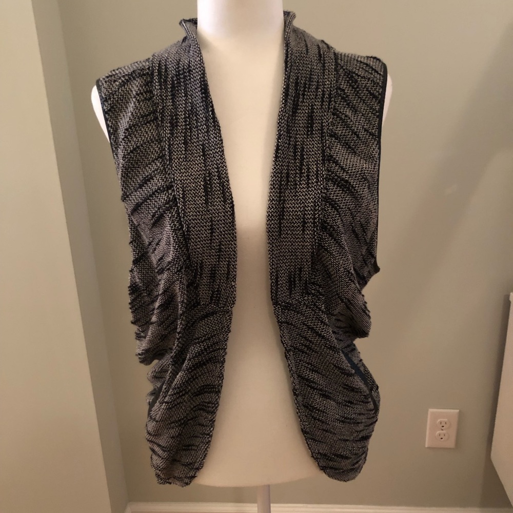 Tart sleeveless Jacket (vest)